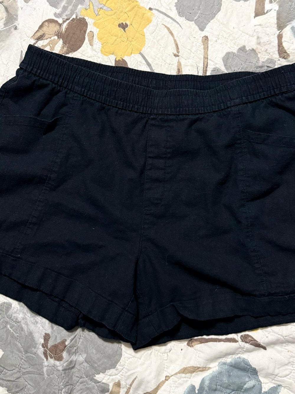 Old Navy Black Women's Elastic Waist Shorts